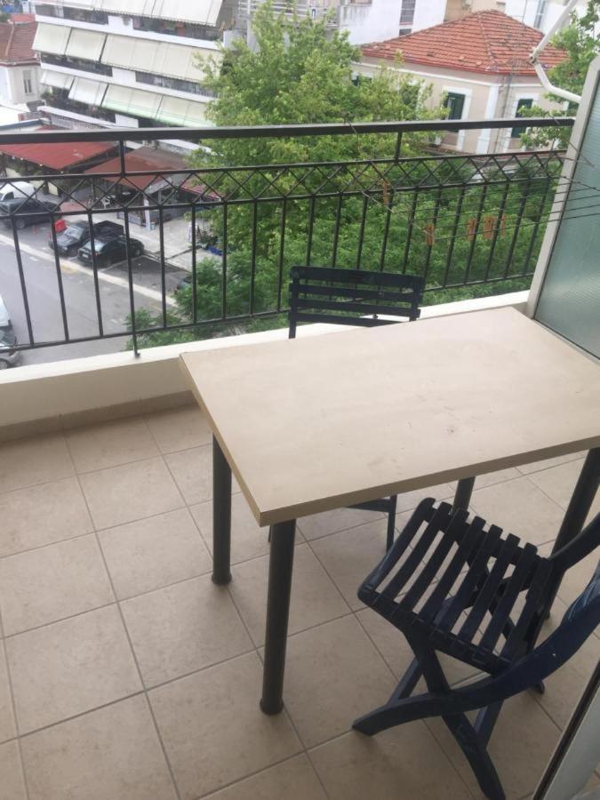 Studio By The Train Station 2 ลาริซา ภายนอก รูปภาพ